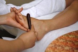 Massaggio Thai per piedi e caviglie gonfie, per cellulite su caviglie, polpacci, ginocchia