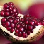 Benefici melagrana: proprietà per la salute dell' intestino e le vampate in menopausa