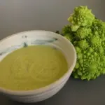 Vellutata di verdure: ricetta zuppa di ceci e cavolfiore. Piatto da 75  calorie