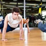 Corsi fitness di TRX e Antigravity Yoga per addominali, braccia, gambe, glutei