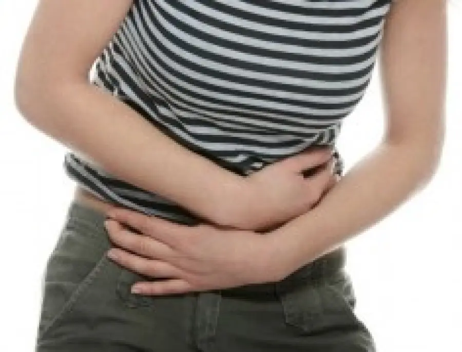 Cause mal di stomaco: gastrite, reflusso gastrico, alimentazione scorretta, farmaci, stress e ansia