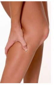 Formicolio alle ginocchia: sintomo di un' infiammazione alla schiena e alla colonna vertebrale