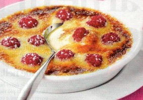 Ricette dolci dietetici: Crème Brulée con lamponi. Dolce alla frutta da 228 calorie
