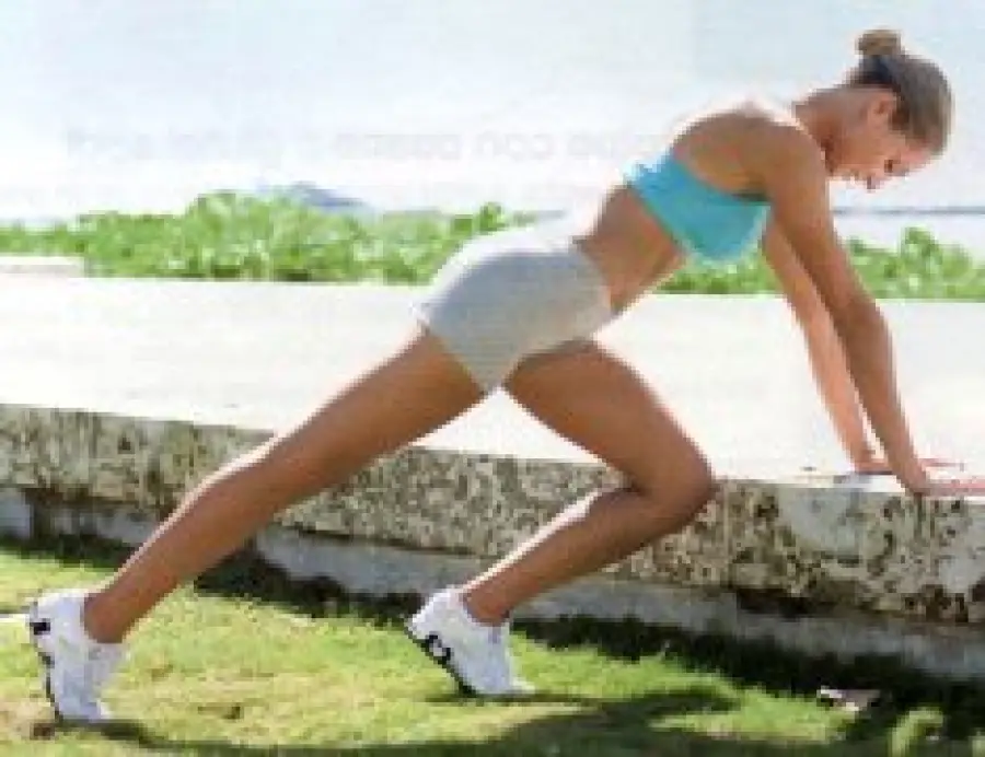 Esercizi di ginnastica per addominali-pancia, cosce, glutei, braccia, pettorali-seno