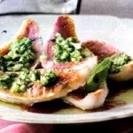 Ricetta filetti di triglia al basilico: un secondo piatto dietetico di pesce facile da cucinare