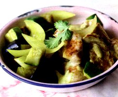 Ricetta pollo al curry con verdure: un secondo piatto dietetico di carne bianca e verdure