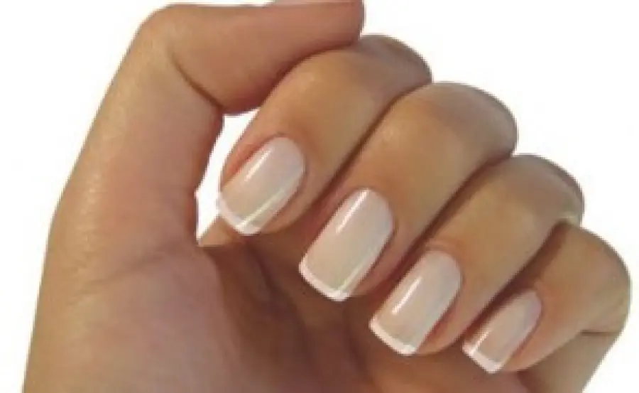 Bellezza unghie: consigli per unghie che si spezzano, ricostruzione unghie, giradito e unghia incarnita