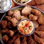 Ricetta piatto unico: ricetta del Kibbee (piatto etnico) con polpette di carne di agnello (o manzo) e bulgur