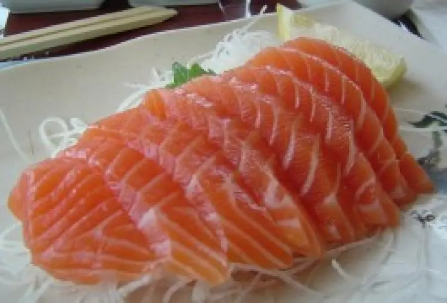 Salmone pescato e di allevamento: un pesce molto ricco di Omega 3. Il salmone per una dieta sana