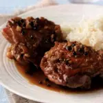 Ricetta pollo marinato con il riso: un piatto unico completo e dietetico da 495 calorie a porzione