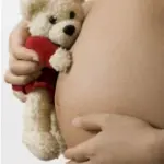 Gravidanza oltre il termine di gestazione: esami medici e parto indotto se il liquido amniotico cala velocemente