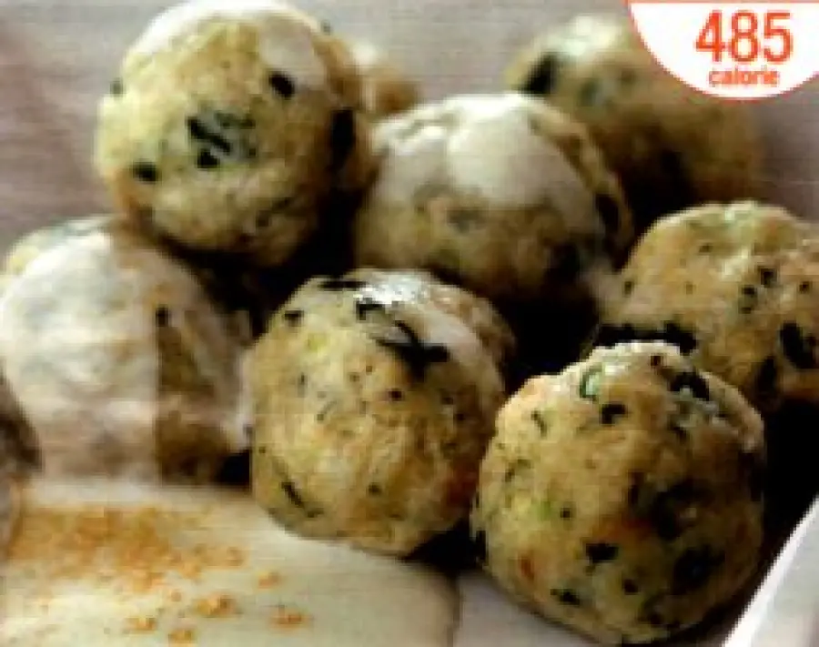 Ricetta polpette di pane e zucchine con salsa: un secondo piatto da 485 calorie a porzione