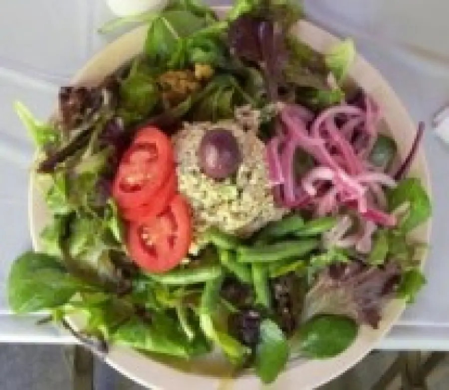 Dieta a Crudo: dieta da 1300 calorie con frutta, verdura, prosciutto, formaggio magro, carne e pesce