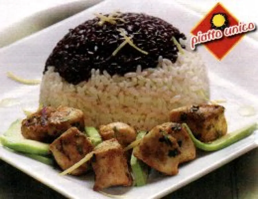 Ricetta Piatto Unico: pollo con riso e avocado. Un piatto unico dietetico da 550 calorie a porzione