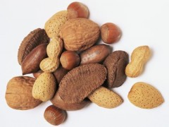 Calorie della frutta secca e proprietà: noci, fichi secchi, mandorle, pistacchi, nocciole, datteri, arachidi