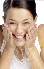 Rimedi per acne, cicatrici, brufoli, punti neri, pelle grassa, pori dilatati e cisti sebacee ("grani di miglio")