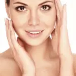 Lifting viso per sopracciglia, palpebre cadenti e collo rilassato. Lipofilling per labbra sottili e guance cadenti