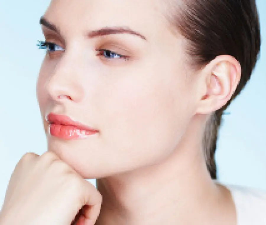 Chirurgia estetica viso: la rinoplastica per correggere il profilo del naso. Rinoplastica riduttiva per gobba al naso