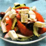 Ricetta insalata greca: un' insalatona dietetica da 190 calorie a porzione - Ricette light e veloci Contorni 