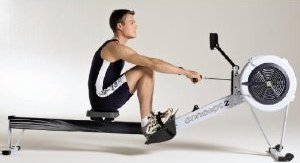 Corsi fitness di Rowing in palestra: allenamento per braccia, spalle, gambe, addominali e glutei