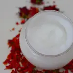 La cura del contorno occhi: una coccola per il tuo sguardo