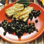 Ricetta del Tofu grigliato con salsa di fagioli neri: un secondo piatto da 260 calorie. Ricetta Vegetariana