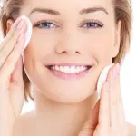 Pulizia del viso quotidiana: come pulire il viso mattina e sera