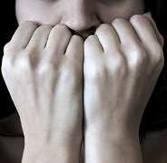 Attacchi di Panico - Sintomi: tachicardia, mancanza di respiro, oppressione al petto, ansia, paura di morire