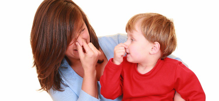 Alitosi nei bambini: cause alito cattivo e rimedi naturali