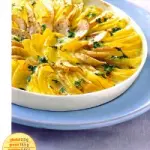 Ricette dietetiche: ricetta Torta salata di Patate e Pere. Un piatto unico o secondo piatto da 225 calorie 
