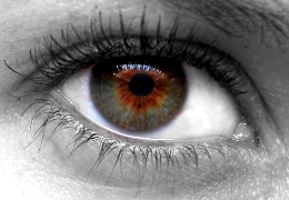 Scoperta e curata una nuova forma di tumore maligno all' occhio: tumore alla ghiandola lacrimale dell' occhio