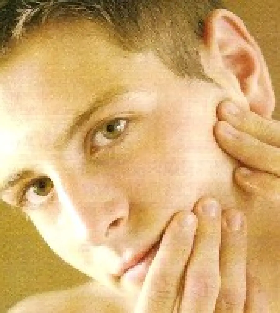 Prodotti Cosmetici Uomo: bellezza viso e corpo. Crema viso uomo per pelle sensibile e pelle grassa, detergenti