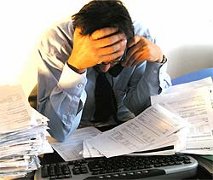 Stress da lavoro e rischi per la salute: disturbi del sonno, tachicardia, mal di testa, malattie del cuore