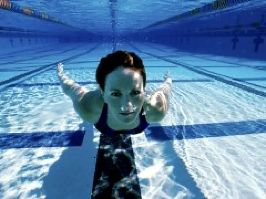 Verruche della pelle: la verruca sotto al piede è la più comune se si va in piscina. Terapie di cura verruche 