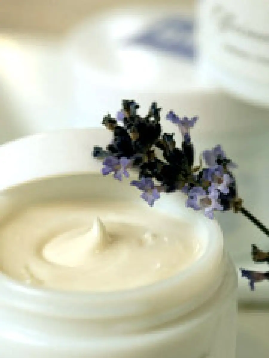 Prodotti cosmetici di Bellezza naturali: cosmetici biologici per viso, corpo, trucco e make up certificati Icea