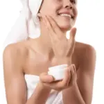 Crema antirughe fai-da-te con olio essenziale di incenso e integratori alimentari antirughe - Rimedi naturali rughe