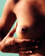 Seno più sodo con estratto di salvia e crema seno alla kigelia afri­cana: i rimedi naturali per la bellezza del seno