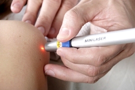 Trattamenti laser per eliminare macchie scure su viso e mani, capillari delle gambe, verruche seborroiche