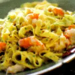 Ricette dietetiche primi piatti pesce: ricetta Tagliolini con Scampi o Gamberoni. Primo piatto light da 460 calorie