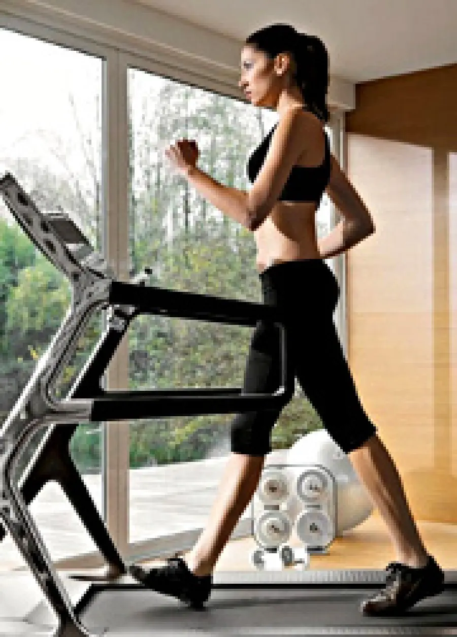 Tapis Roulant per i corsi di Walking: bruciare 600 calorie con la camminata veloce e rassodare glutei e gambe