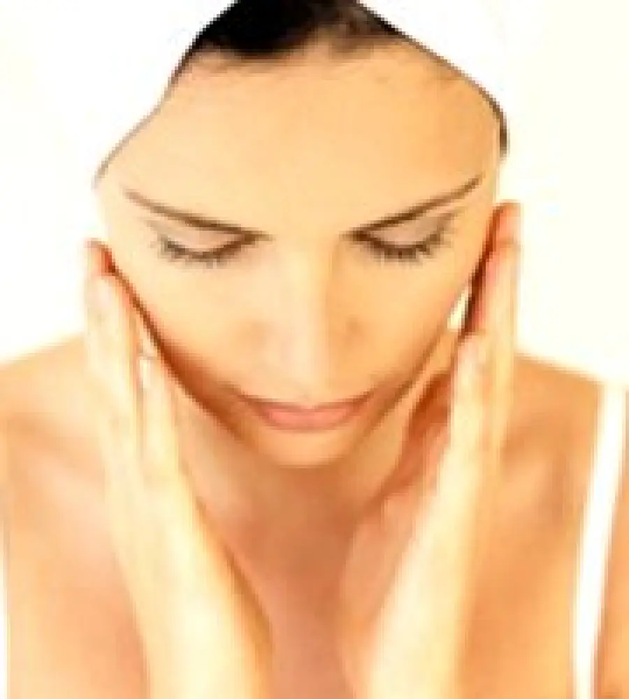 Trattamento Laser per eliminare rughe, cicatrici da acne e macchie della pelle - Medicina Estetica Bellezza Viso