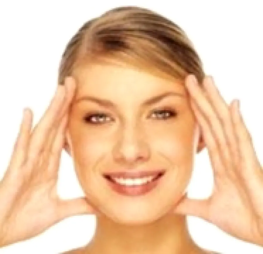 Aumento zigomi con filler di acido ialuronico e correzione guace cadenti con fili di trazione di Chirurgia Estetica