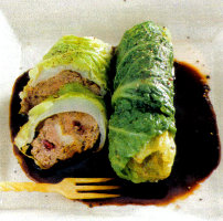 Ricette dietetiche secondi piatti carne: ricetta Fagottini con le Verze. Secondo piatto da 205 calorie a porzione