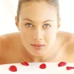 Crema viso con vitamina A, E e C, e biostimolazione (filler viso) con acido ialuronico sono ottimi d' inverno