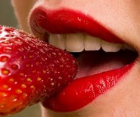 Aumento Labbra sottili: filler di acido ialuronico. Iniezioni per aumentare le labbra e per eliminare le rughe