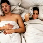 Roncopatia e disturbi del sonno: smettere di russare con il cuscino giusto. Lo studio americano della Tempur