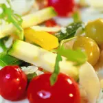 Cibi e abbronzatura: nella dieta dell' estate verdura a volontà per un' alimentazione sana e l' abbronzatura 