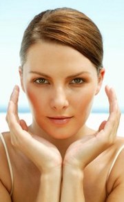 Chirurgia Estetica Viso: il lifting endoscopico verticale del viso-collo per elimiare le rughe e ringiovanire il viso