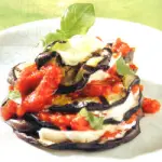 Ricette dietetiche primi piatti: ricetta Parmigiana di Melanzane Light con solo 215 calorie a porzione