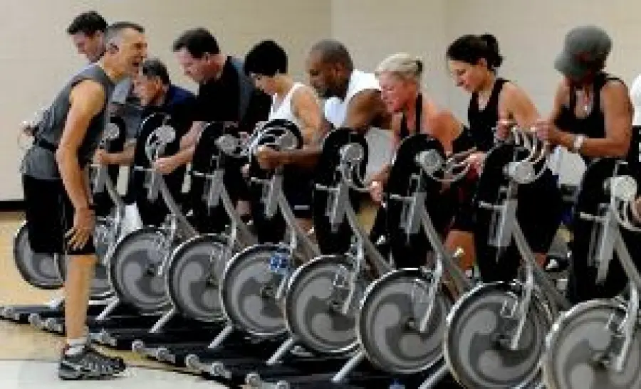 La novità dell' allenamento Spinning: i corsi di Kranking per gli esercizi di braccia, spalle, pettorali, schiena